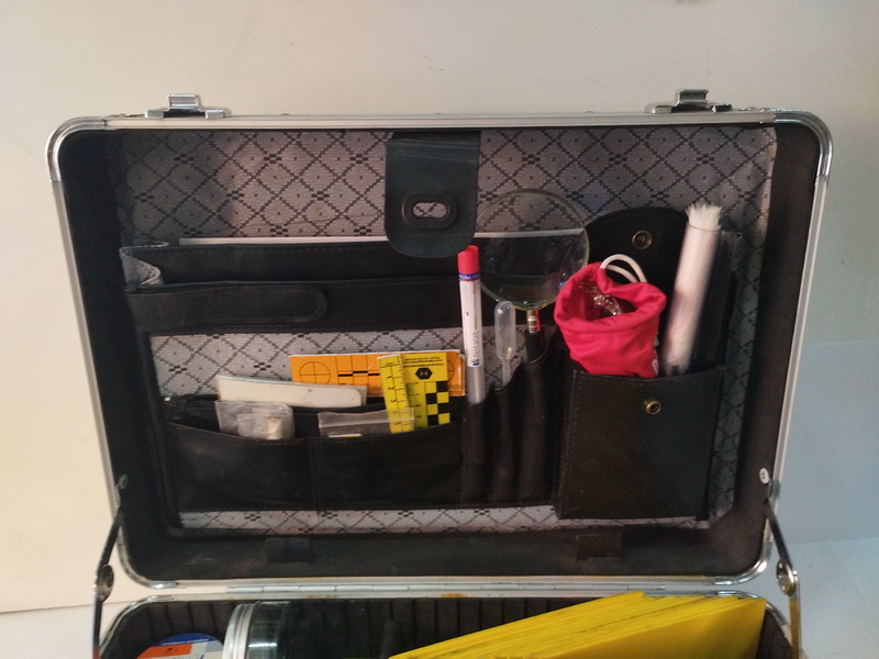 maletin policia cientifica csi metal 17x45x34.5 (110eu) 1u.